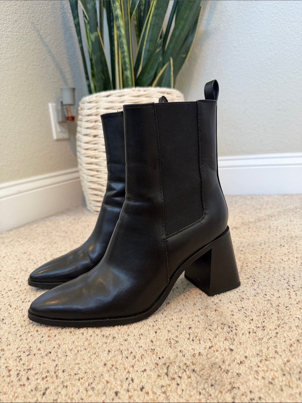 Zara Black Leather Chukka Boots - Pointed Ankle Style